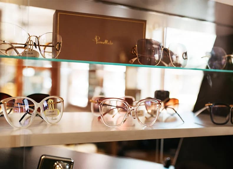 Oprawki okularowe w salonie Lazur Optique
